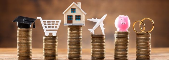 A picture that shows money about an article for budgeting and saving money, it's about meticulously organizing your finances. The image captures the essence of responsible financial planning.