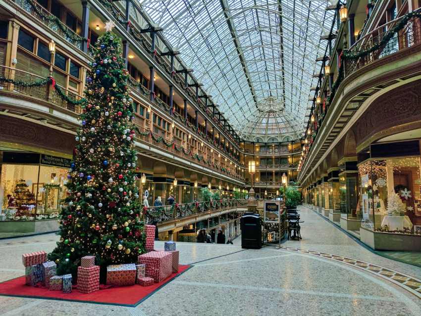 5 tips for Christmas shopping on a budget article image