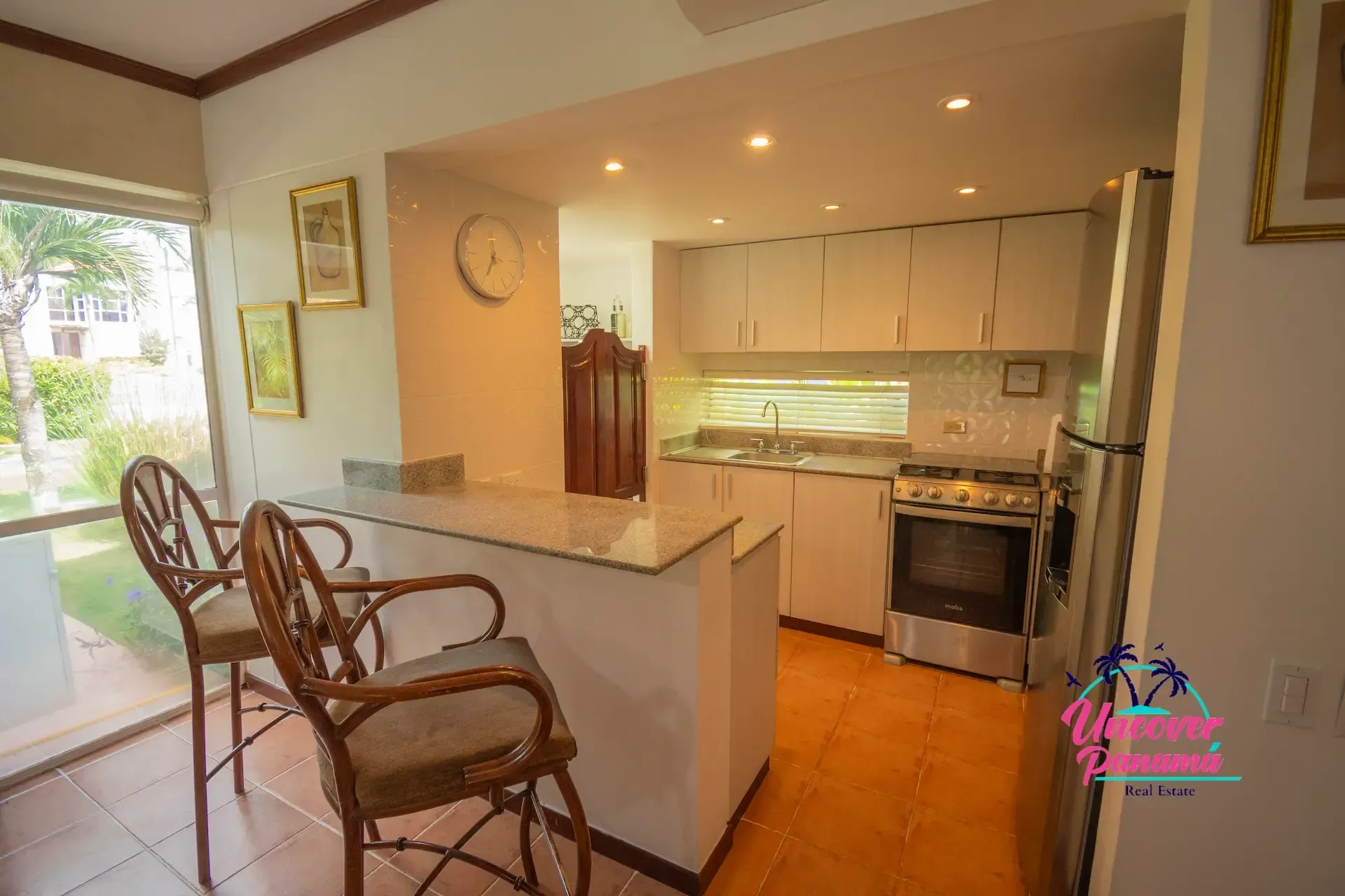 Photo gallery showing the different areas of a luxury 4 bedroom townhouse with 254 m² near Farallón Beach in Costa Blanca Golf & Villas, Panama.