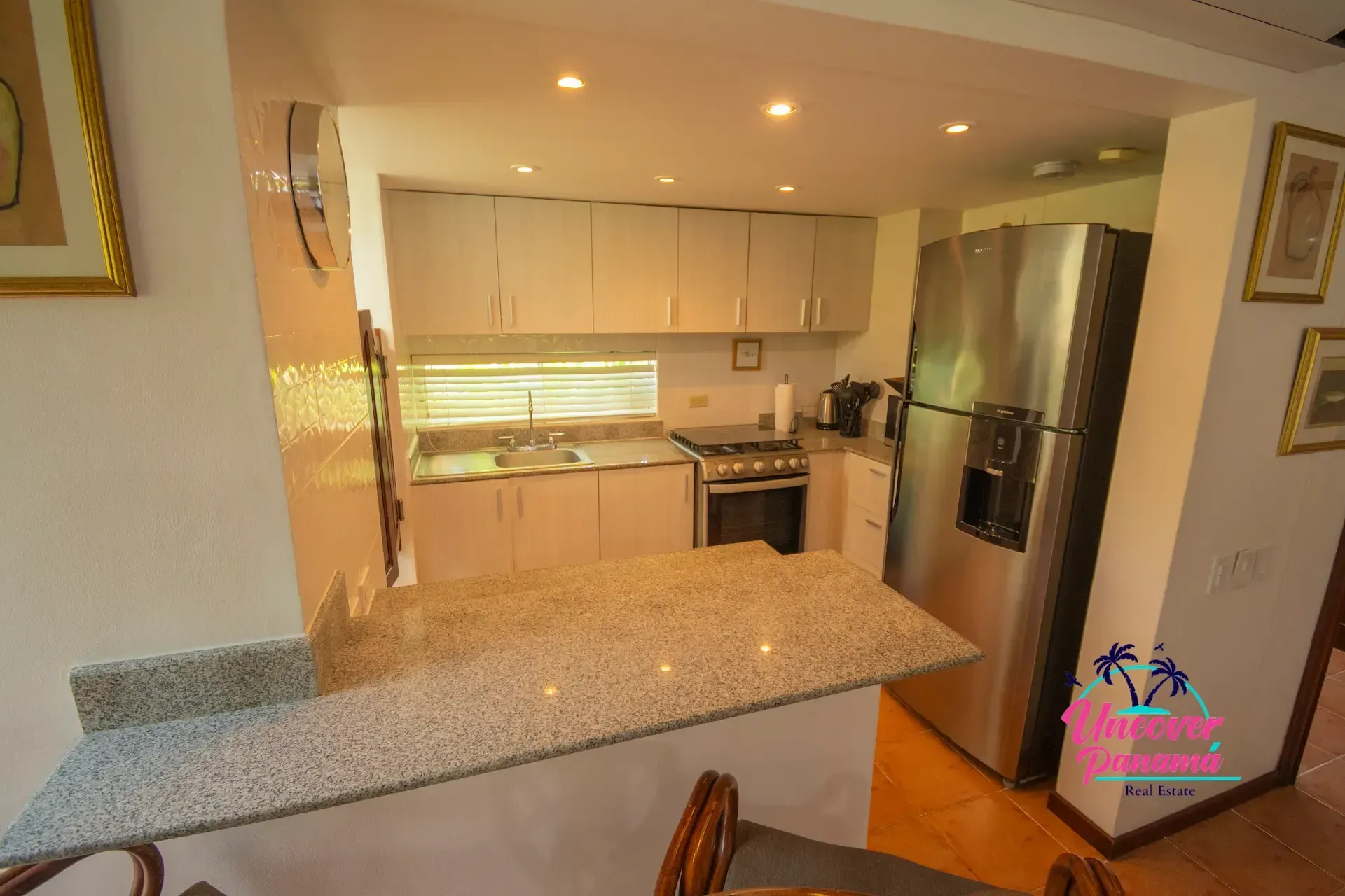 Photo gallery showing the different areas of a luxury 4 bedroom townhouse with 254 m² near Farallón Beach in Costa Blanca Golf & Villas, Panama.