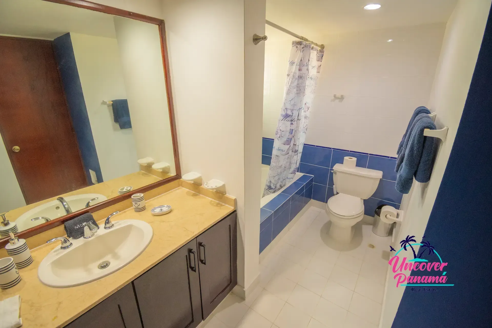 Photo gallery showing the different areas of a luxury 4 bedroom townhouse with 254 m² near Farallón Beach in Costa Blanca Golf & Villas, Panama.