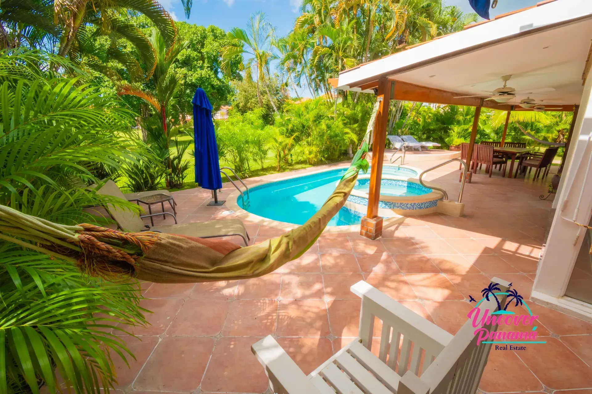 Photo gallery showing the different areas of a luxury 4 bedroom townhouse with 254 m² near Farallón Beach in Costa Blanca Golf & Villas, Panama.