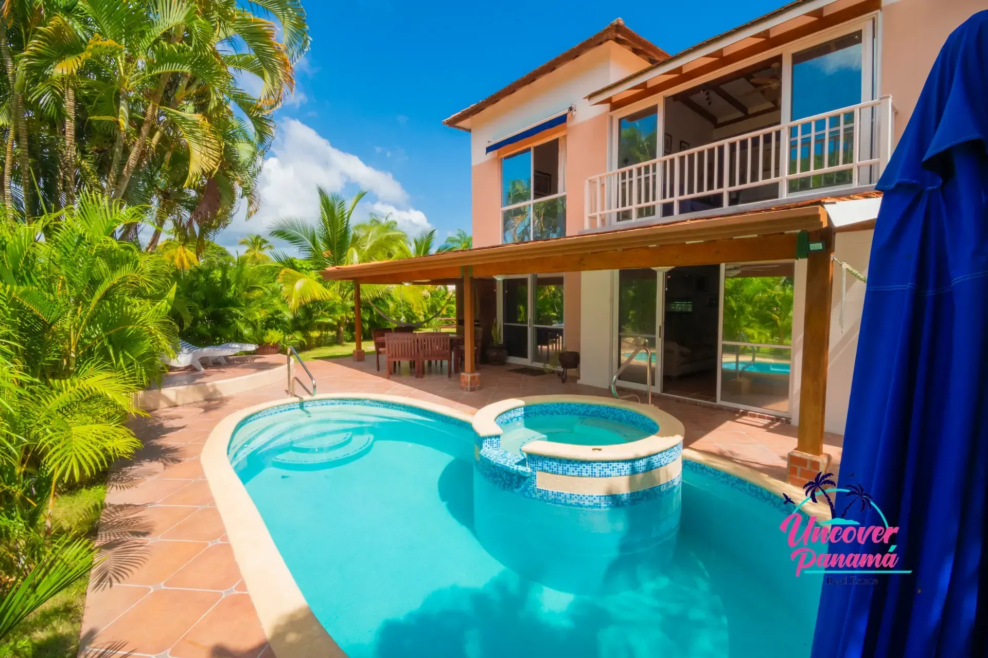 Photo gallery showing the different areas of a luxury 4 bedroom townhouse with 254 m² near Farallón Beach in Costa Blanca Golf & Villas, Panama.