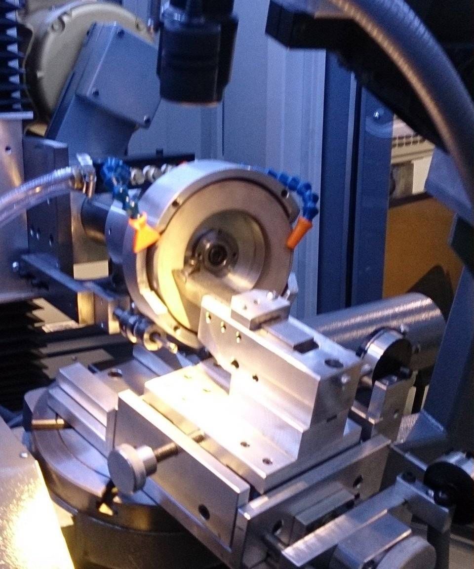 A machine that has a hose attached to it