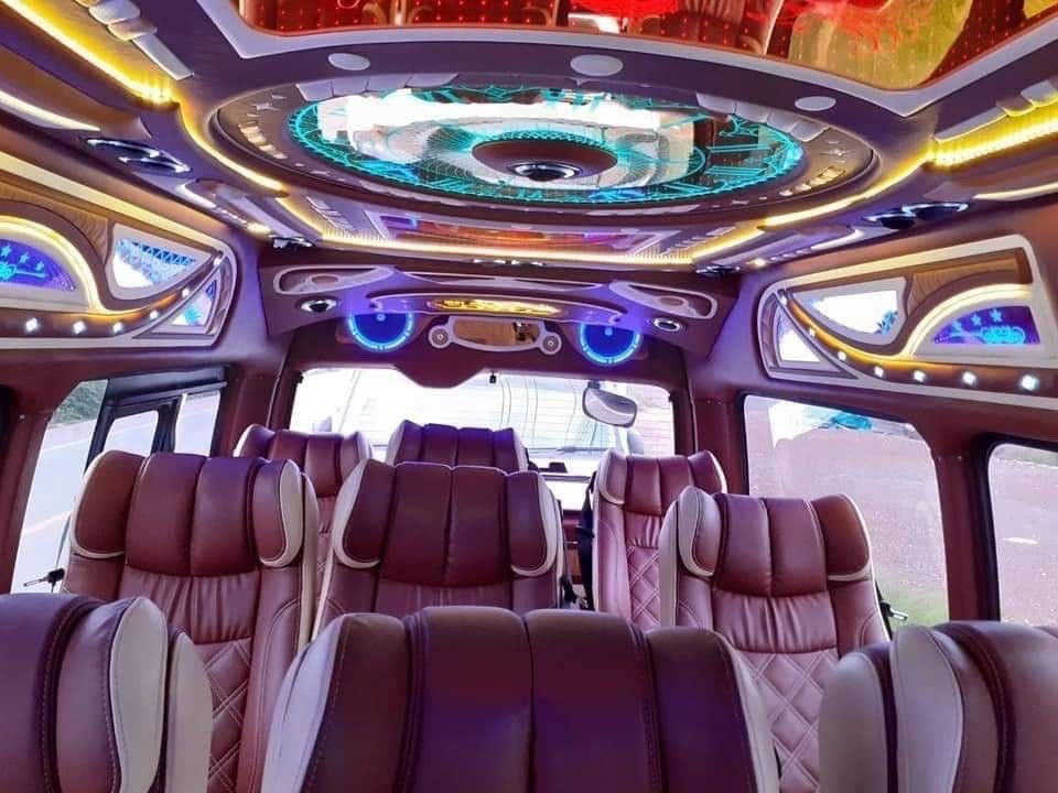 VIP 9 Seater Van VIP 9 Seater Van