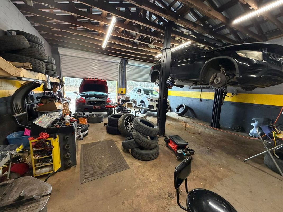 Shop Garage | Pit Stop Tire and Auto