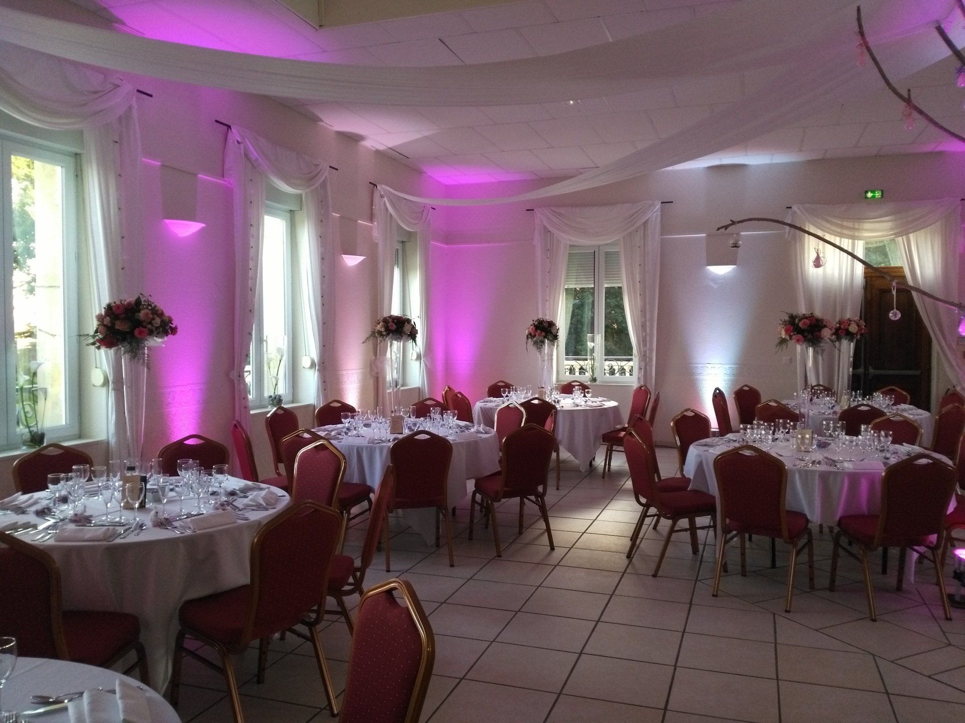 salle de réception domaine du mont rouge jean-eric-dj-animation domaine du mont rouge