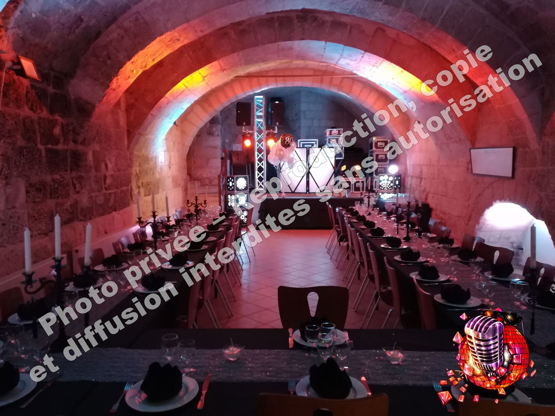berzy le sec salle du chateau gothique soirée mariage anniversaire
eclairage led decoratif jean eric dj animation