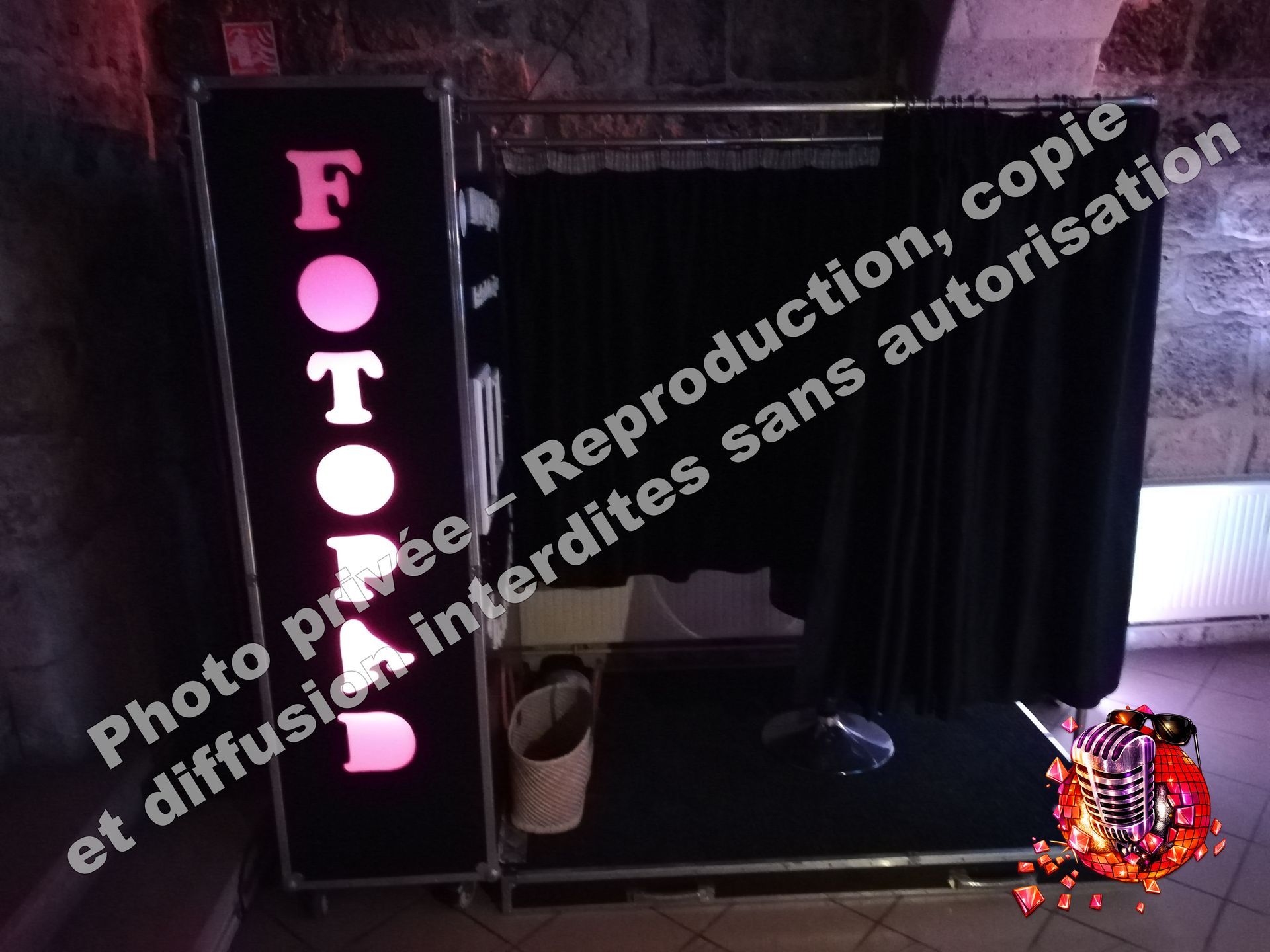 berzy le sec salle du chateau gothique soirée mariage anniversaire
eclairage led decoratif jean eric dj animation borne à selfie photomaton festif