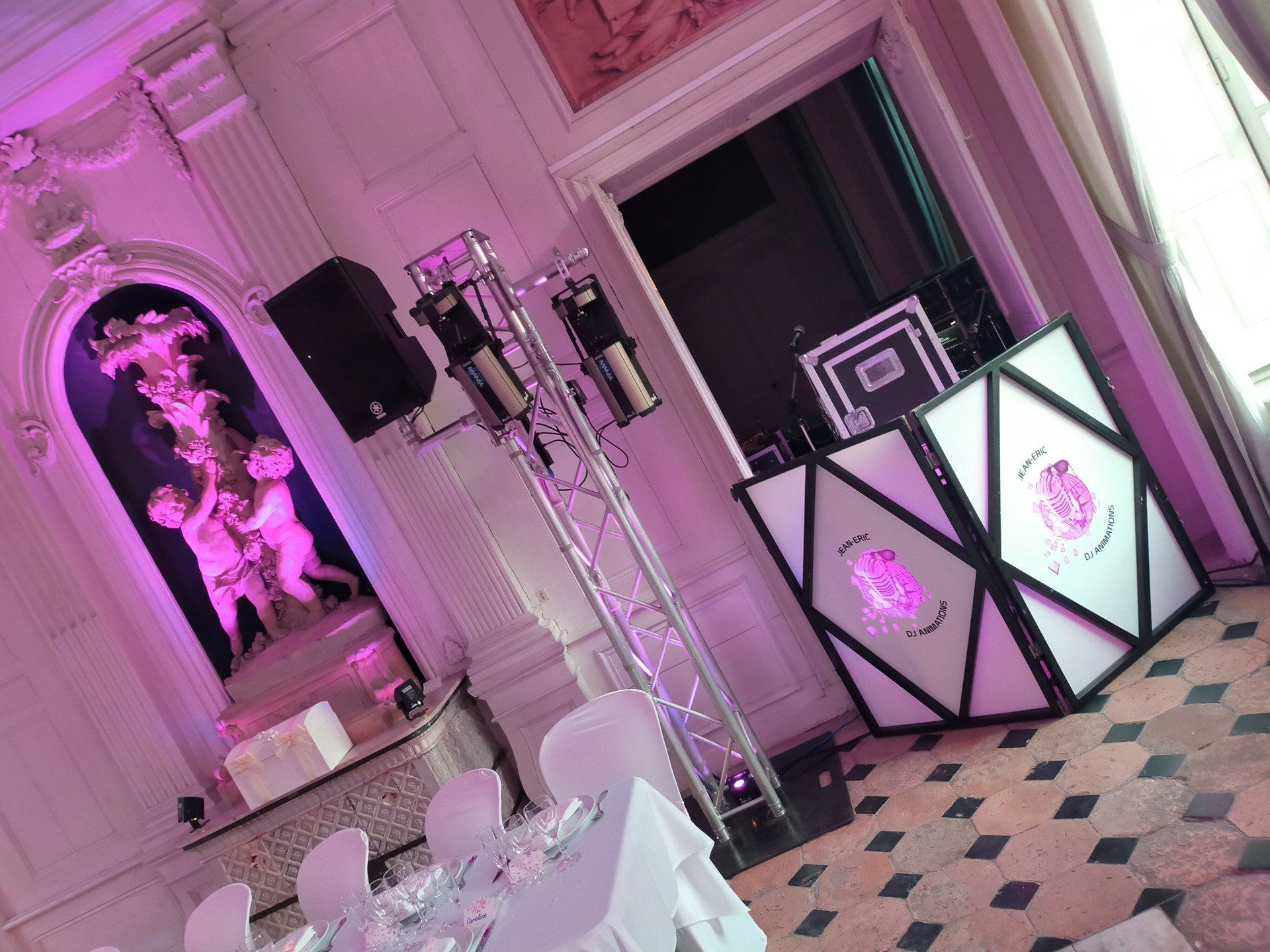 salle de réception éclairage led jean-eric-dj-animation château de vic sur aisne éclairage led