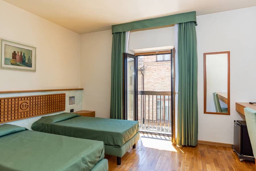 double room at hotel in Buonconvento