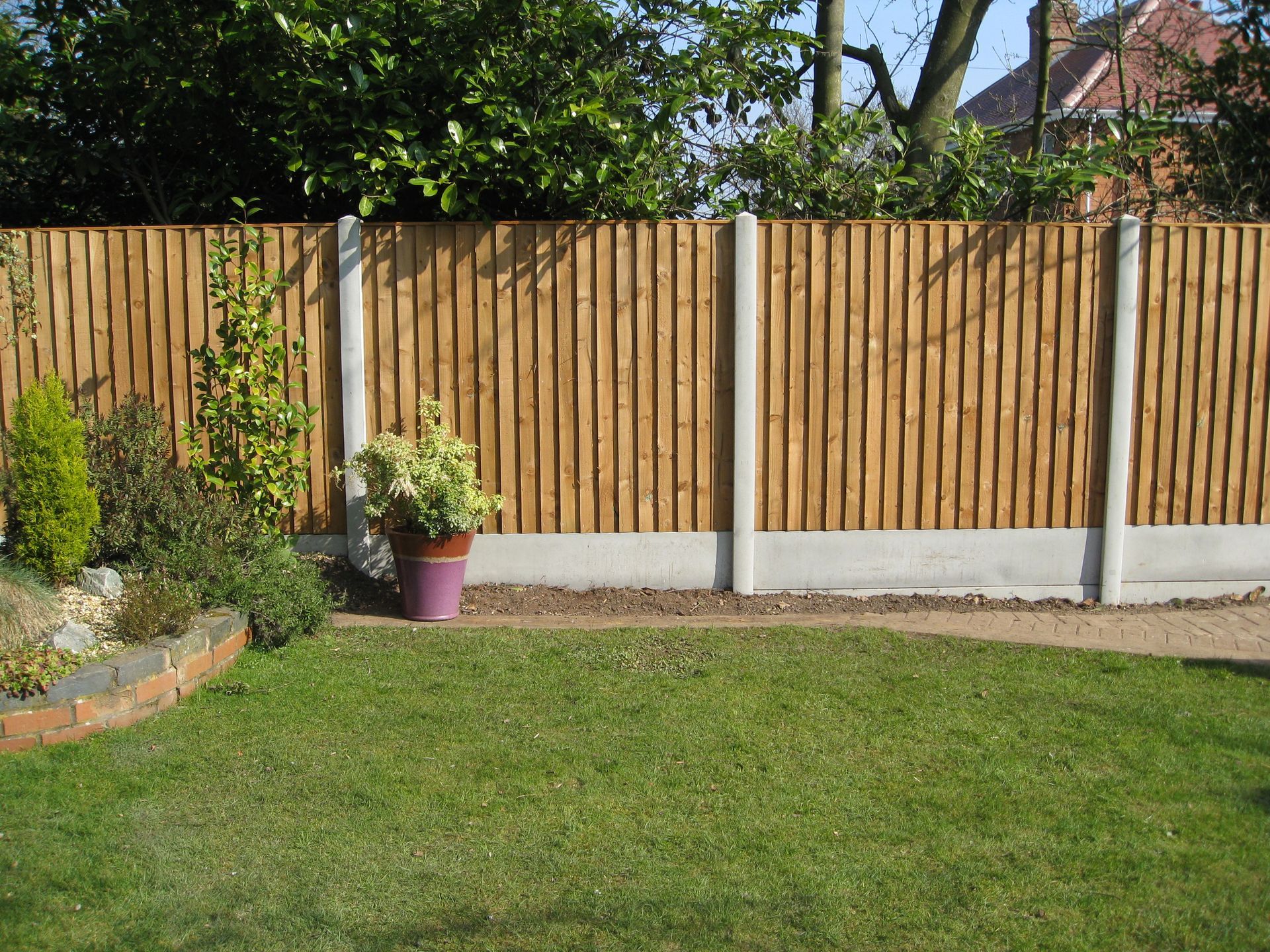 Feather board fence installation Scunthorpe