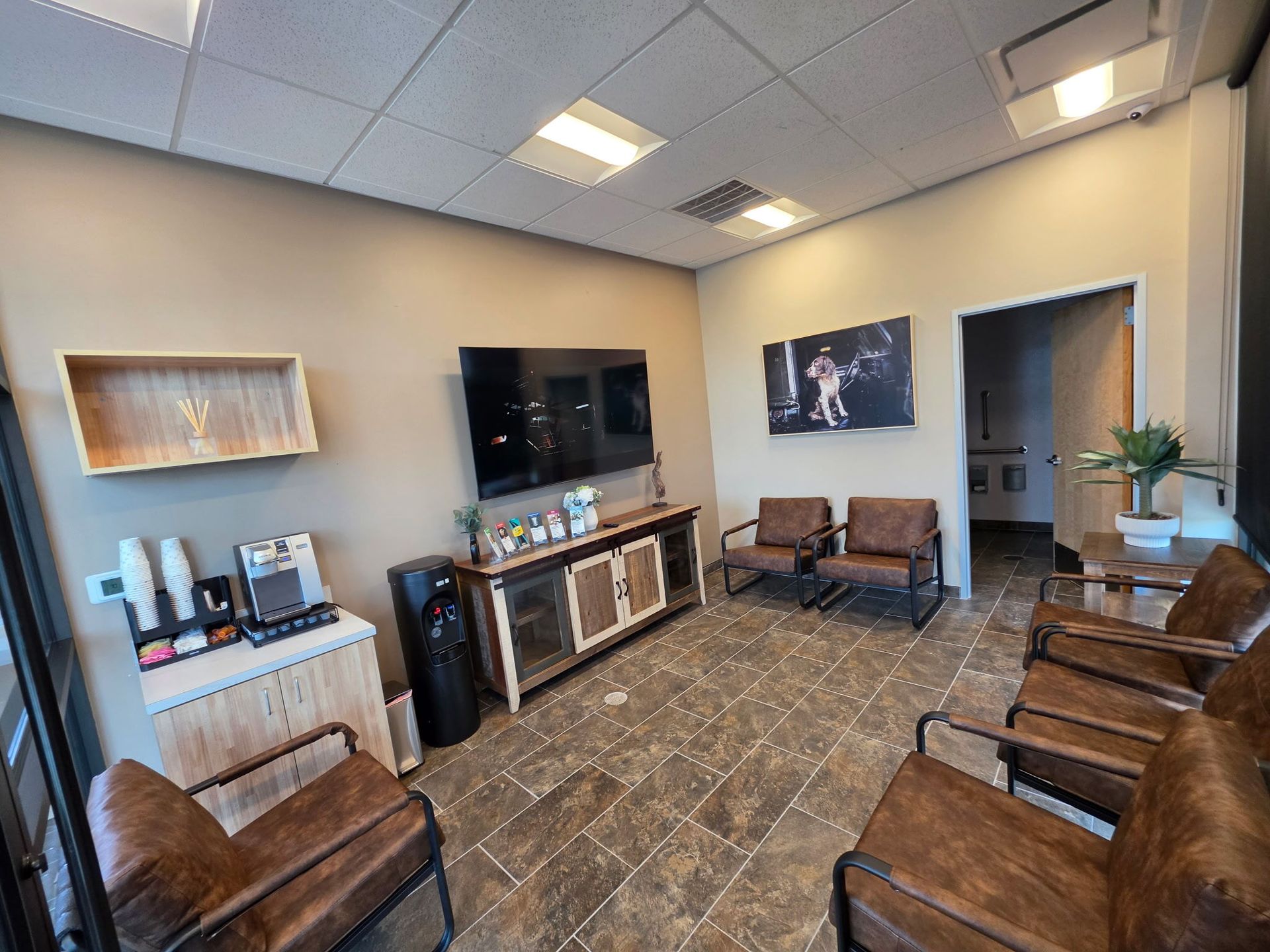 Auto Repair Shop Lobby | Locals Automotive Repair