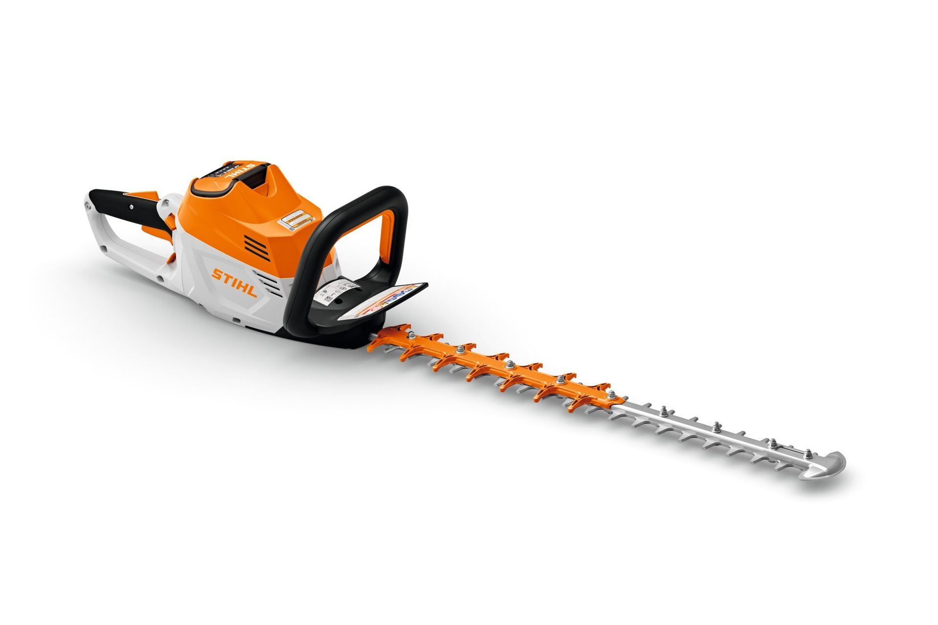 Recortadora de setos Stihl naranja y blanca sobre fondo blanco.