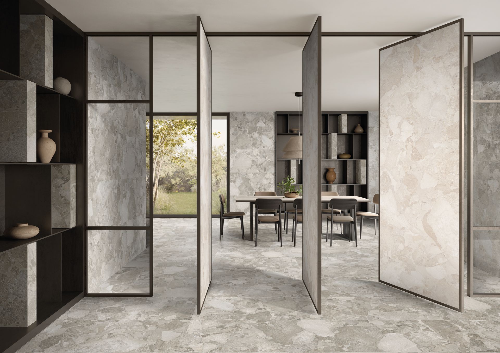 Moderne eetkamer met stenen tegelvloer, grote opening met openslaande deuren en ingebouwde planken.