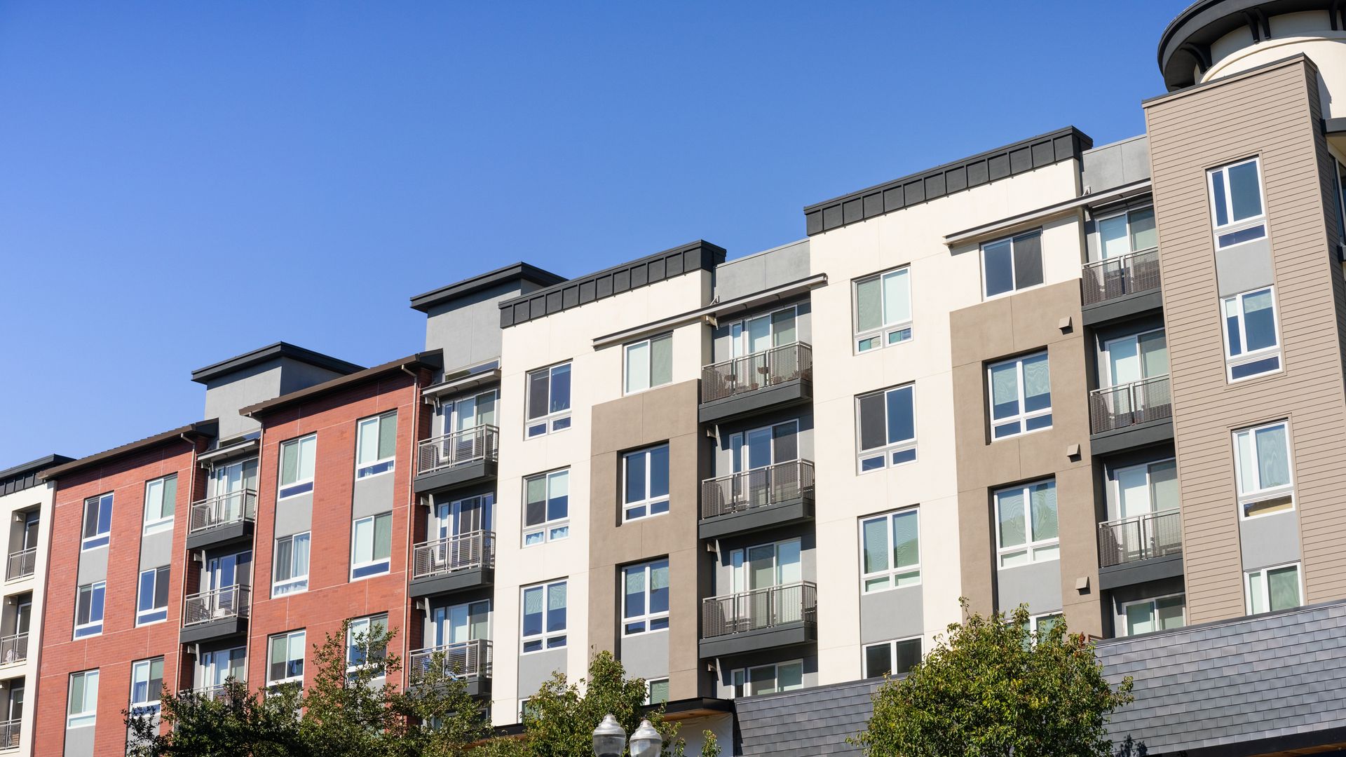 Modern apartment building – Springfield, OR - Don Ball Custom Care Painting