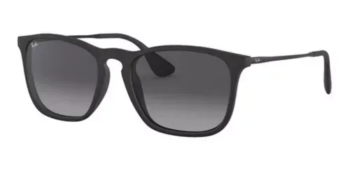 Un par de gafas de sol Ray-Ban sobre un fondo blanco.