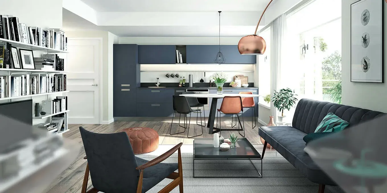 Una sala de estar con un sofá, sillas y una mesa de café.