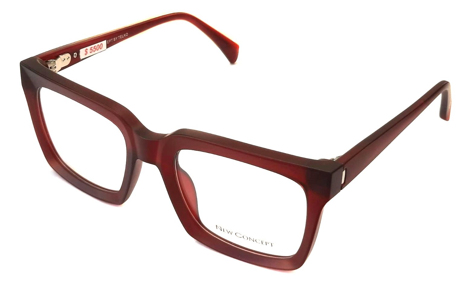 Un par de gafas rojas sobre un fondo blanco.