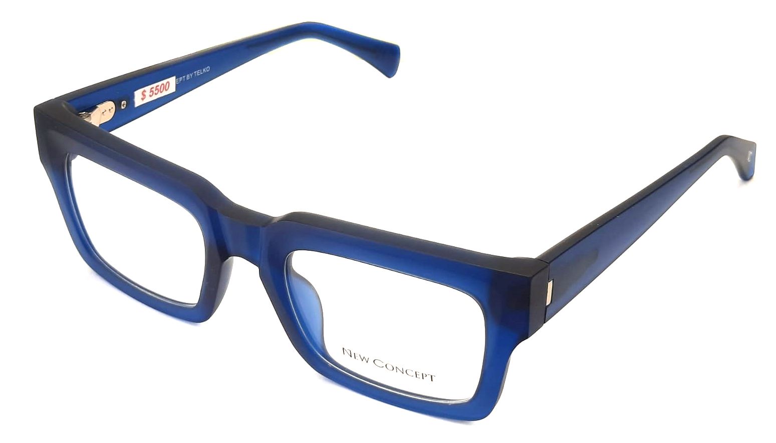 Un par de gafas azules sobre un fondo blanco.