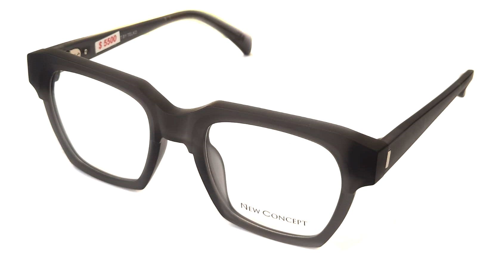 Un par de gafas negras sobre un fondo blanco.