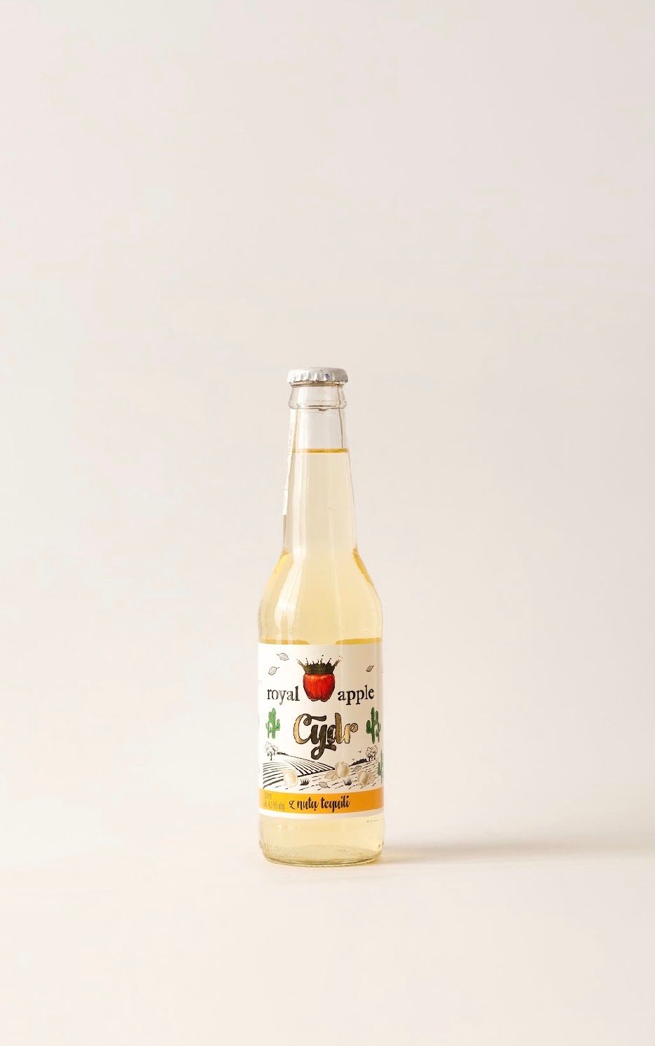 Naturalny sok jabłkowy, bio,fit, zdrowy, odchudzanie, witamina, tłoczony , cold pressd apple juice, healthy, wellnes, weight loss. no preservatives, no sugar added, 100% juice