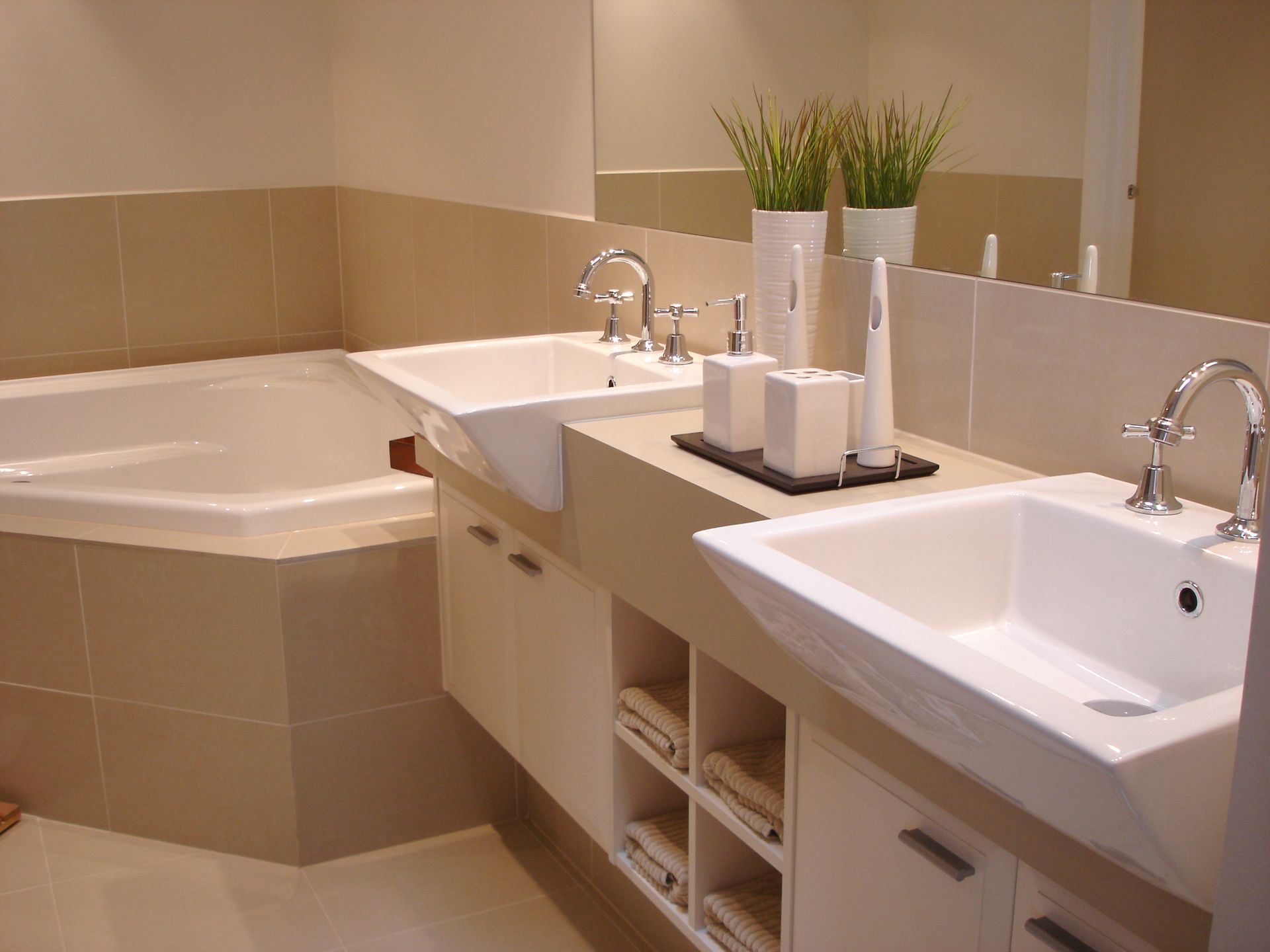 For general contractors you can rely on in San Antonio, TX - trust Love Birds Remodeling