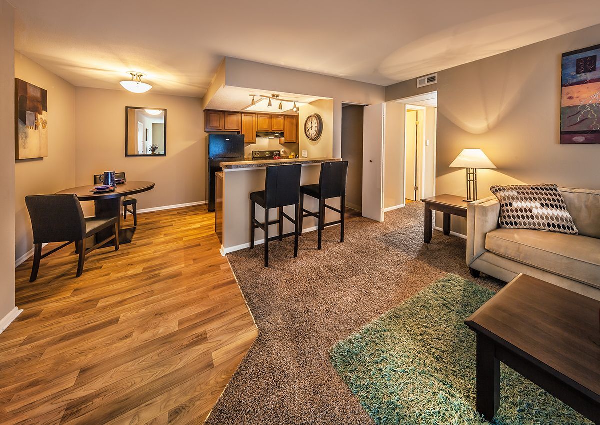 Aspen Pointe Apartment living area