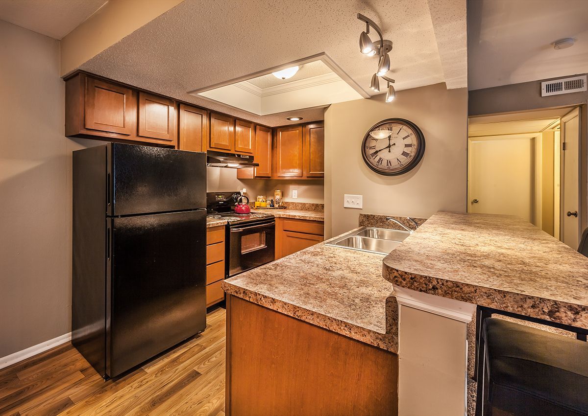 Aspen Pointe Apartment kitchen