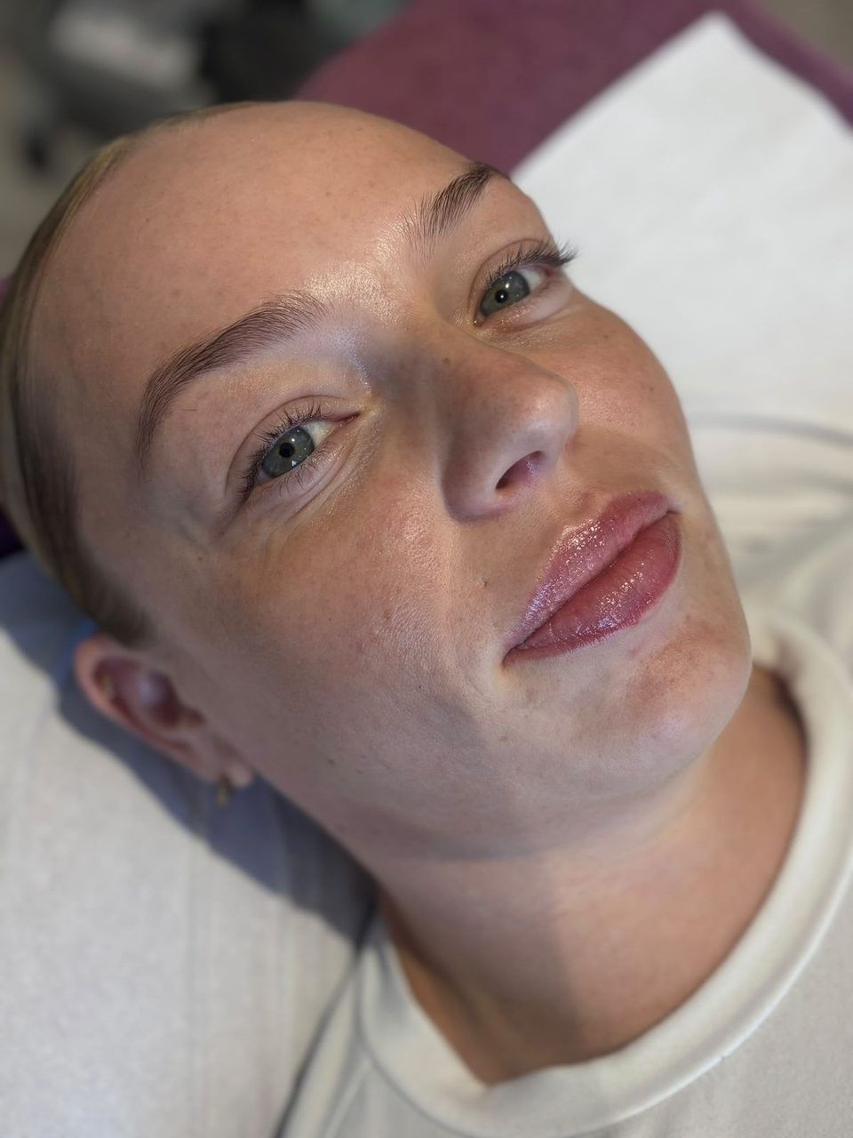 Client's natural lashes before a lash lift and tint