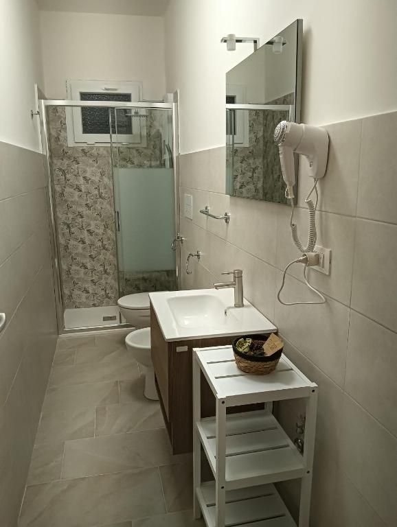 Bagno con doccia