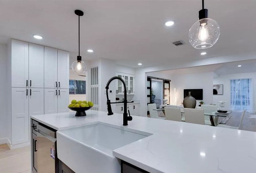 Kitchen by SPS & Remodeling LLC.