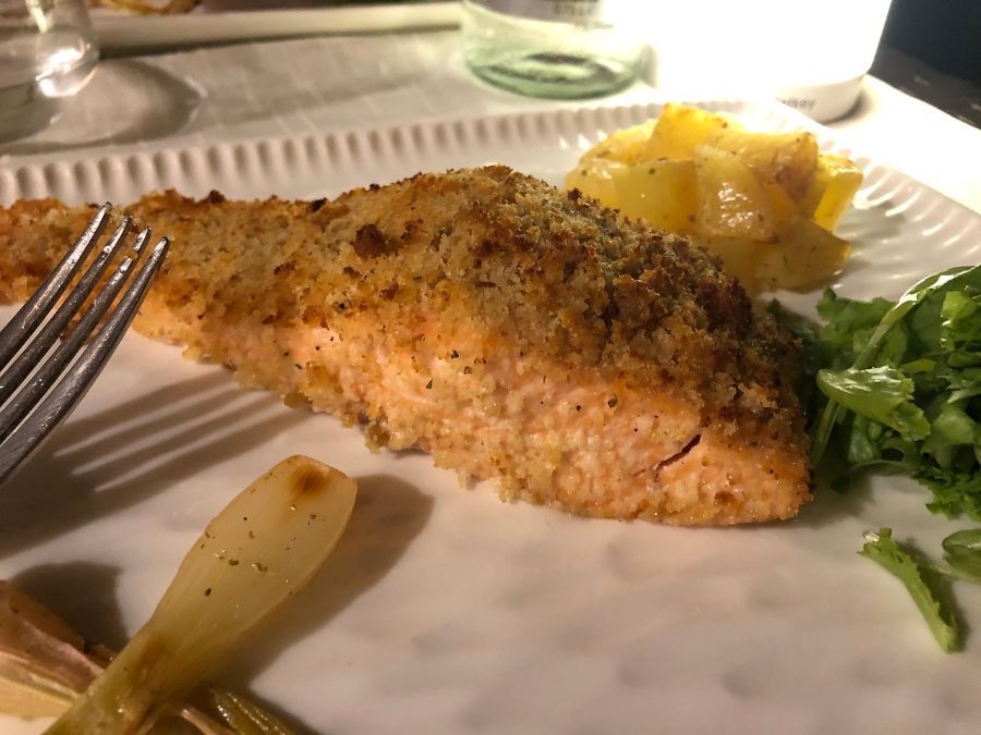 salmone con contorno di verdure