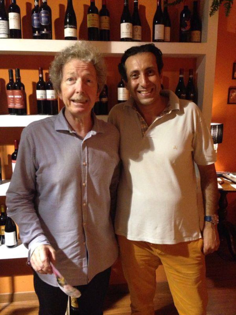 proprietario del ristorante con cantante famoso