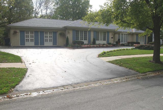 Roof in Flossmoor Before Photo