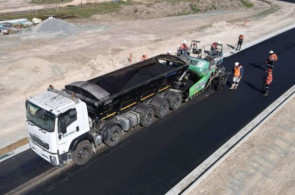 Asphalt paving