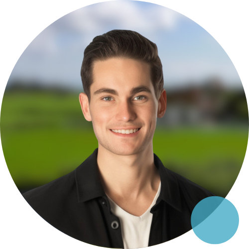 Een man lacht in een cirkel met een huis op de achtergrond