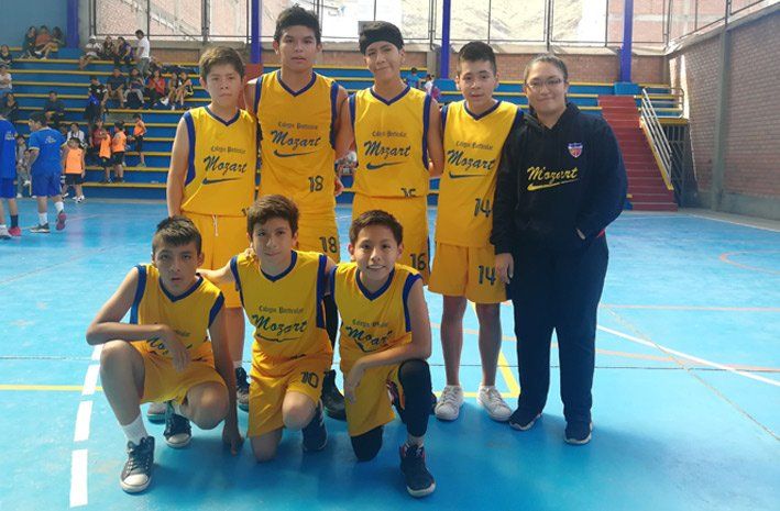 Colegio Particular “Amadeus Mozart”, equipo de básquet.