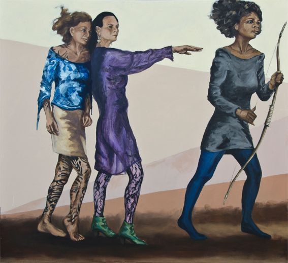 Drie figuren. De middelste persoon wijst naar voren, terwijl de persoon rechts een boog draagt.