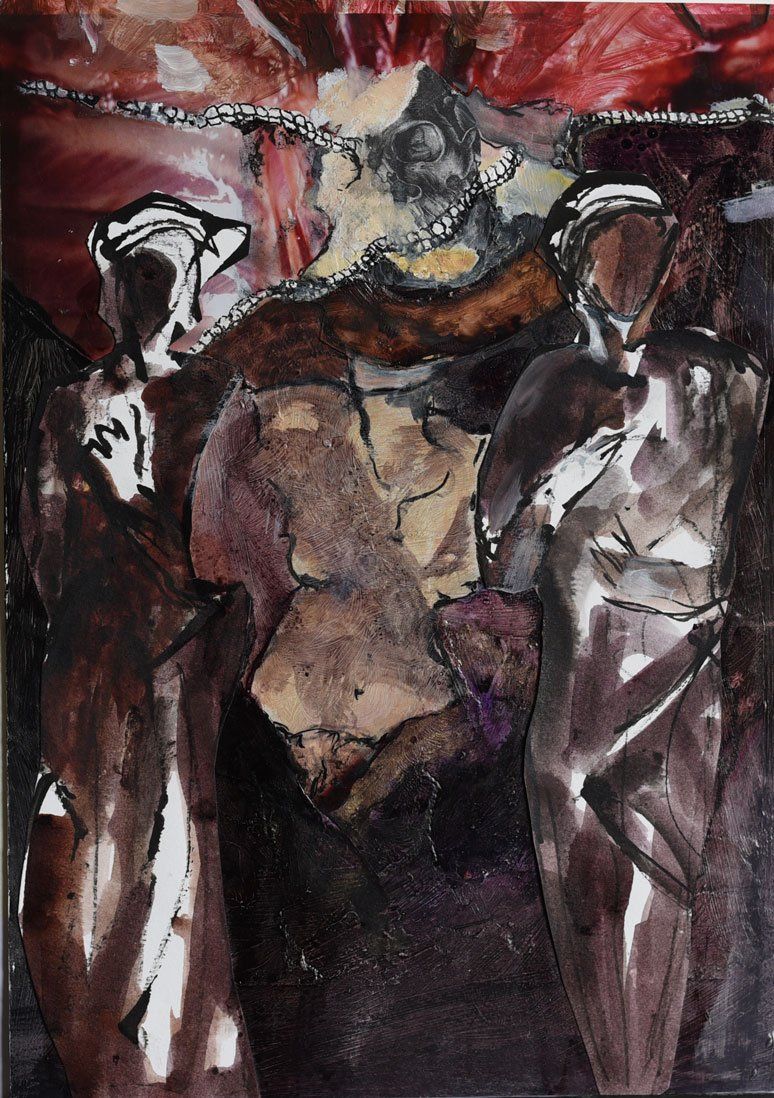 Abstract schilderij van drie figuren in bruine en zwarte tinten, tegen een donkere,  karmozijnrode achtergrond.