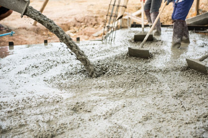 Concrete Pouring During Commercial Concreting — Concreters in Inverell
