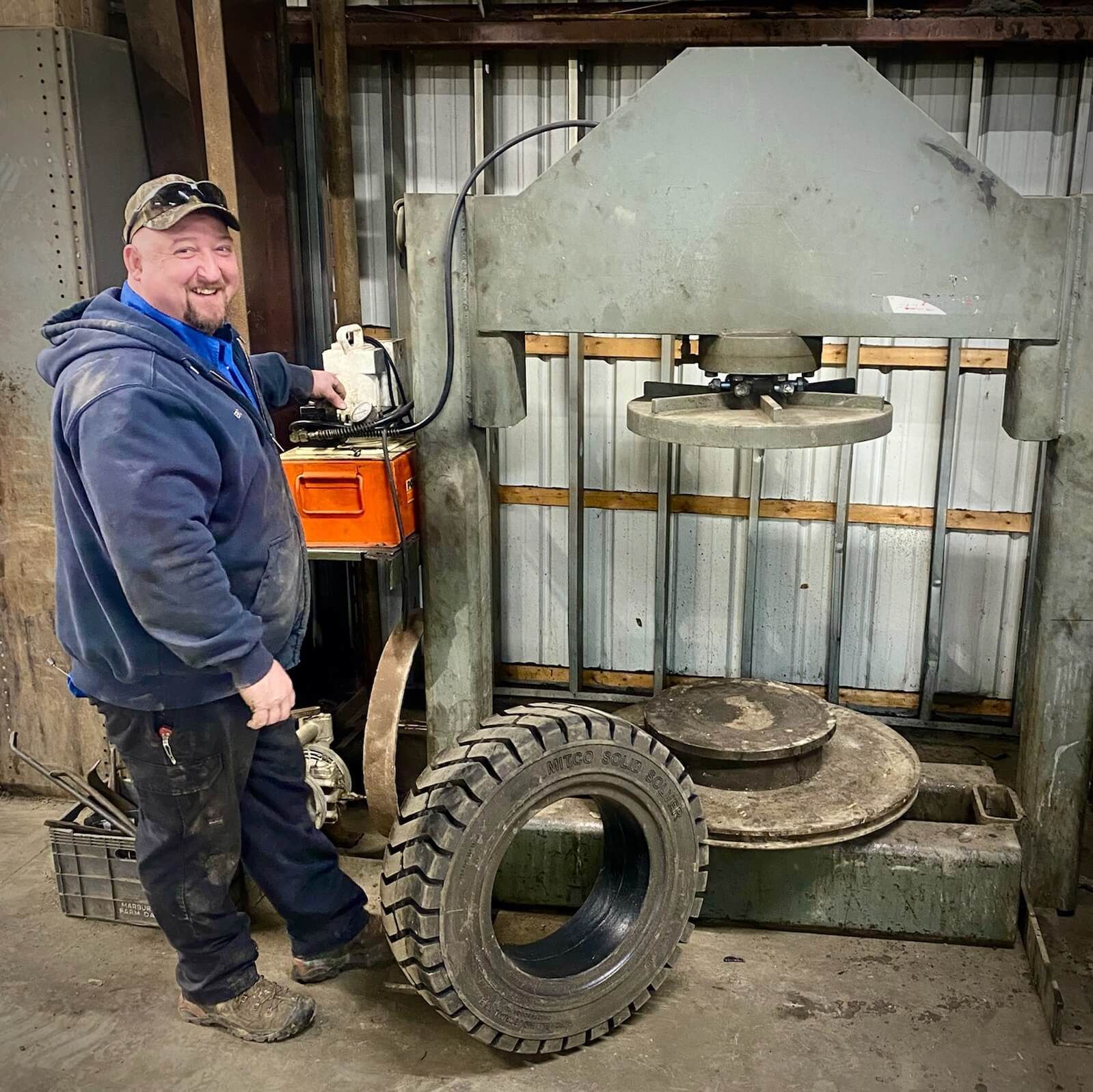 Tire Press in Skander Tire & Auto Service - Evans City Tire Service