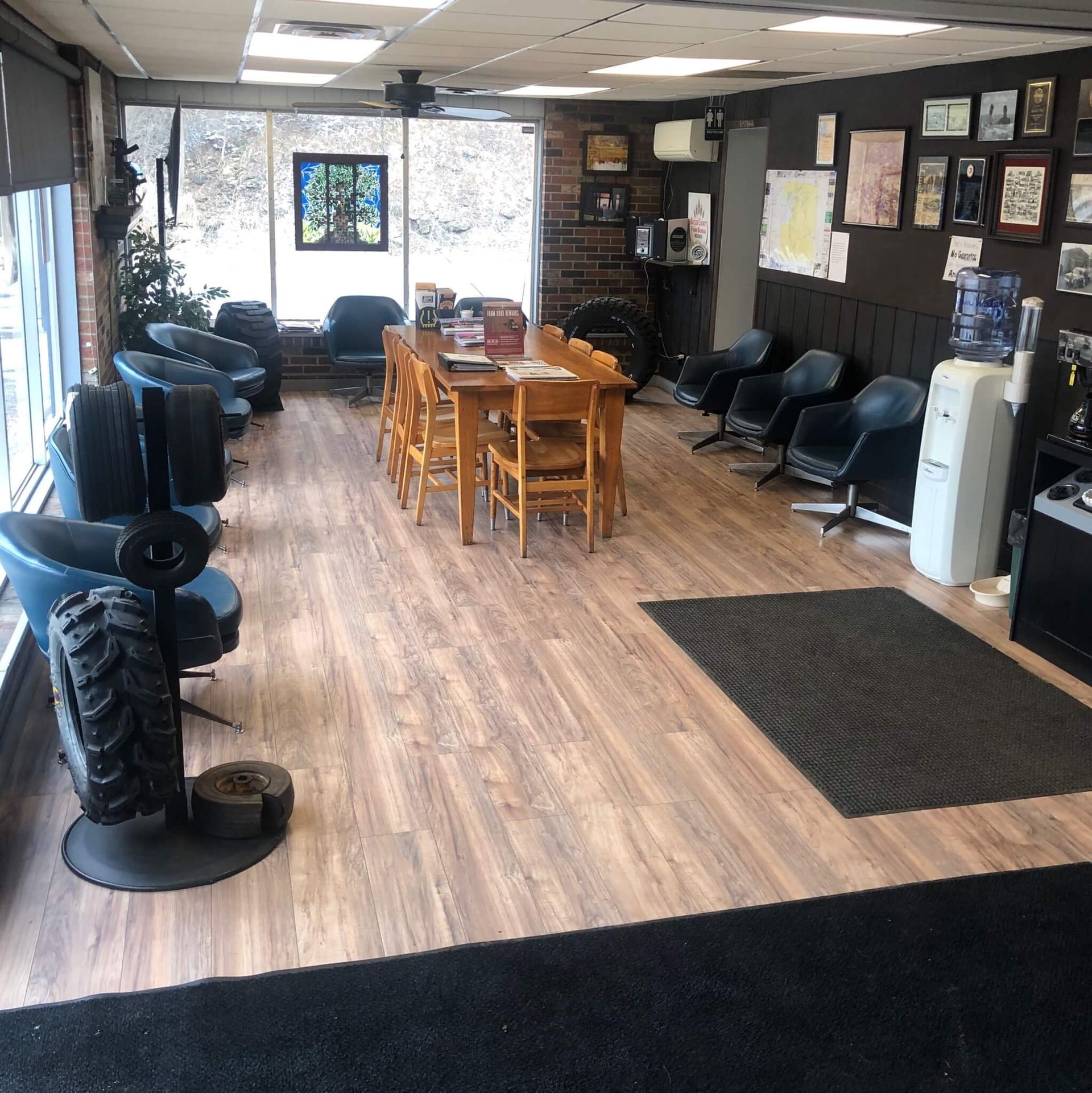 Waiting Room at Skander Tire & Auto Service - Evans City Tire Service