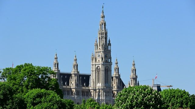 Vienna Rathaus along Ringstrasse walking itinerary