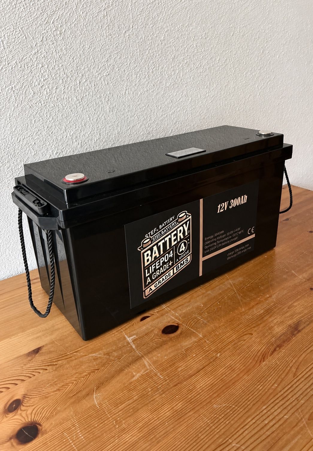 StefBattery 12V 300Ah LiFePO4 accu met standaard BMS en draaghandvatten