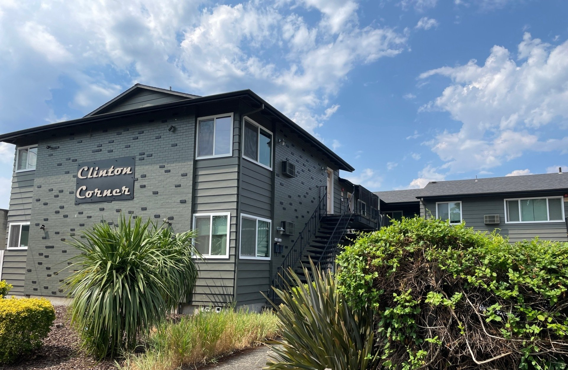 clinton apartments