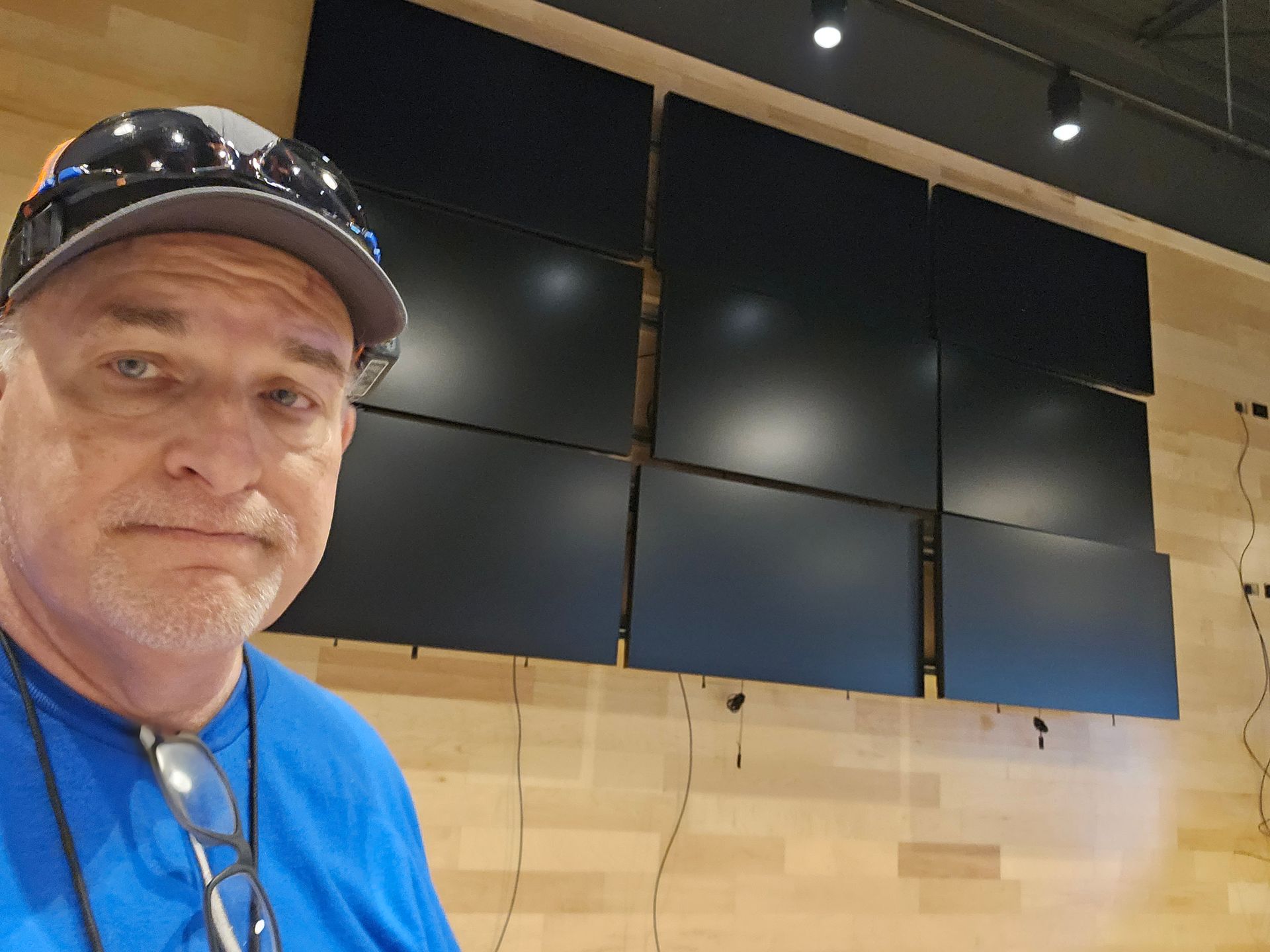 3x3 Video Wall install