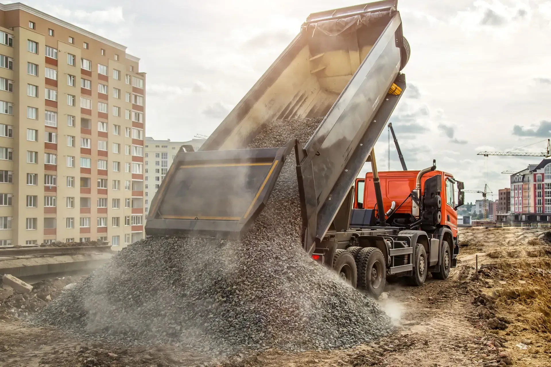 dump trucks hauling nashville