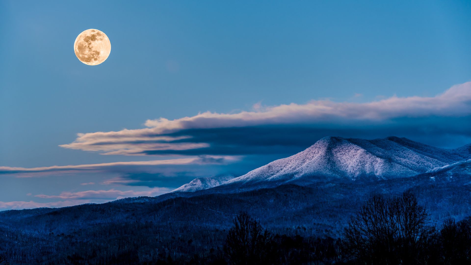a full moon is rising over a snowy mountain . Smoky Mountain National Park, Mt LeConte, Talking Excitingly, Brad Burgess Photography