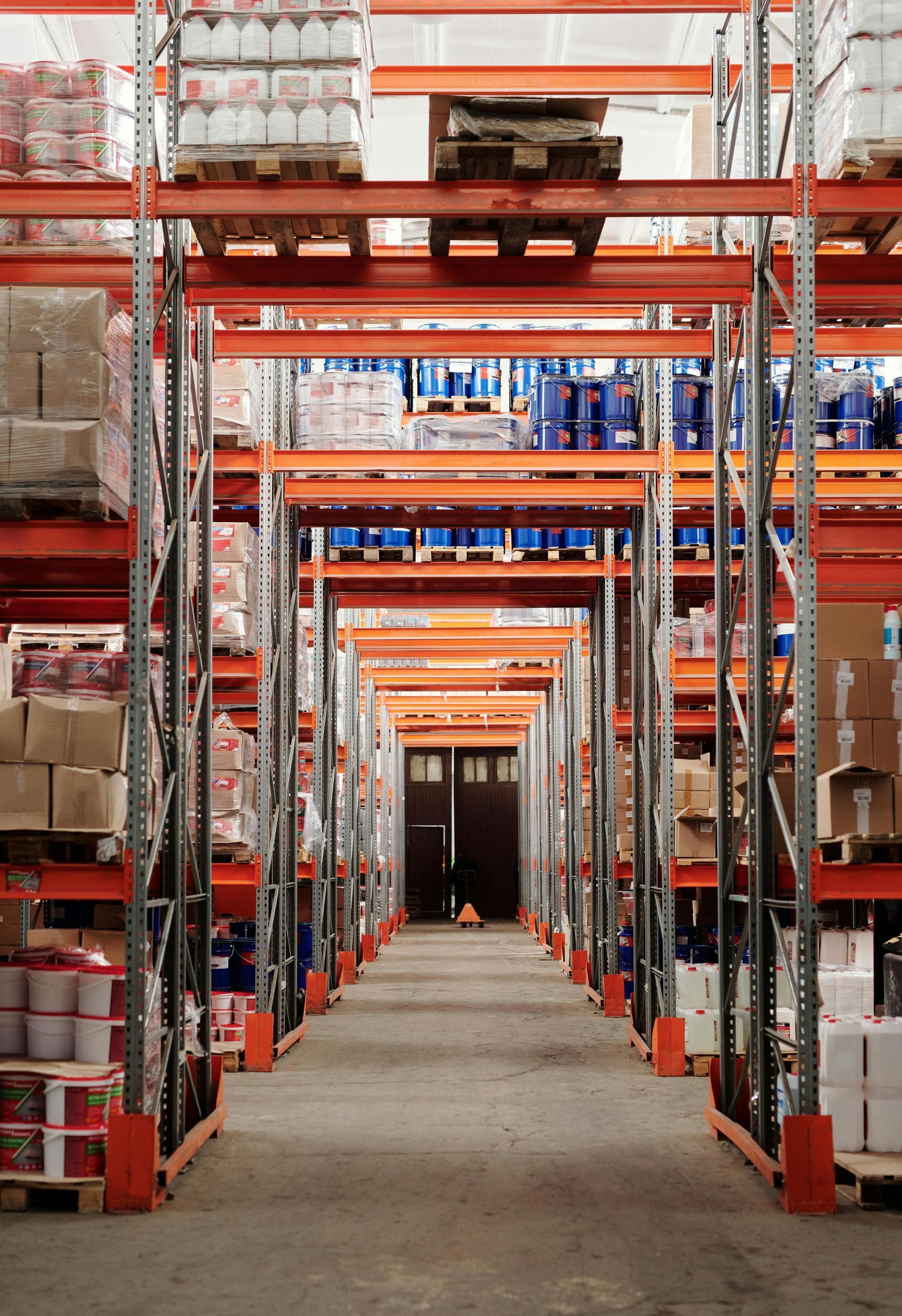 A warehouse filled with lots of shelves and boxes.